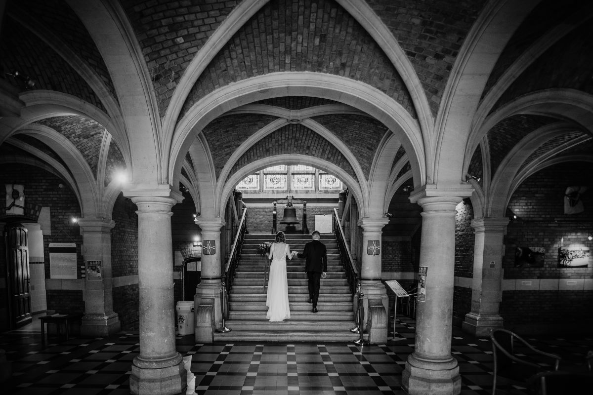 photographe mariage lille nord jeremy hourquin bailleul escalier dos.jpg