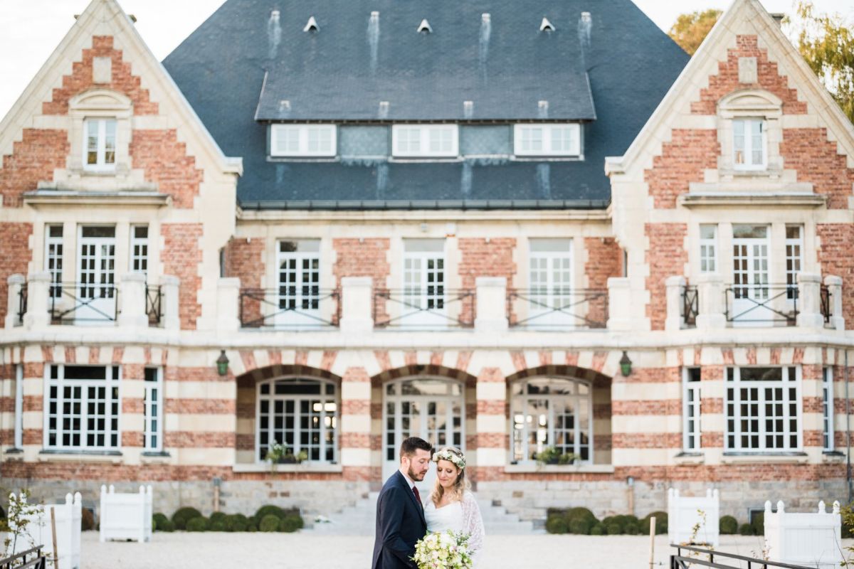 photographe mariage lille nord jeremy hourquin bathelemy noel doizy couple fleur chateau.jpg