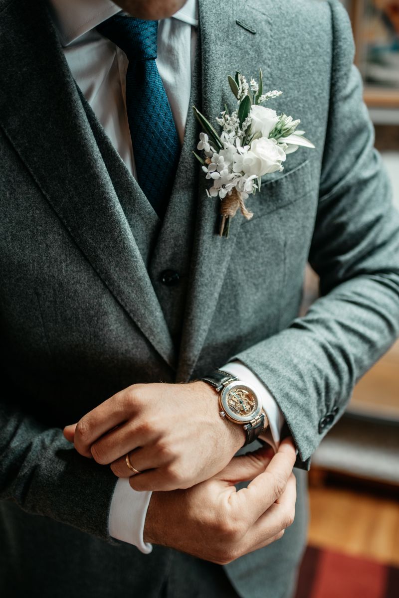 photographe mariage lille nord jeremy hourquin costume montre preparation homme.jpg