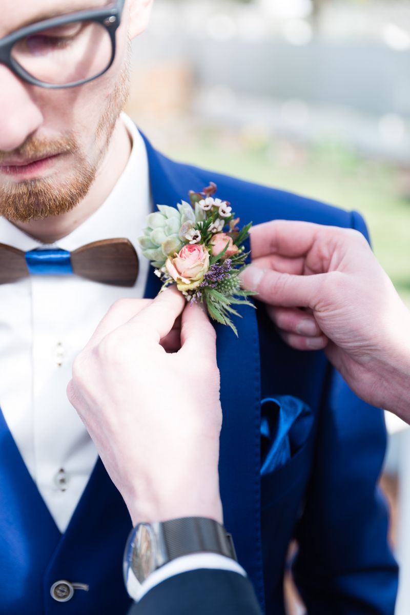 photographe mariage lille nord jeremy hourquin fleur costume mesure bleu.jpg